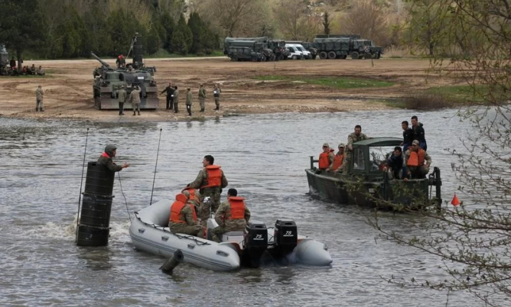 Τουρκική ξεφτίλα! Στον πάτο του Έβρου ένα άρμα μάχης Leopard-1 (βίντεο)